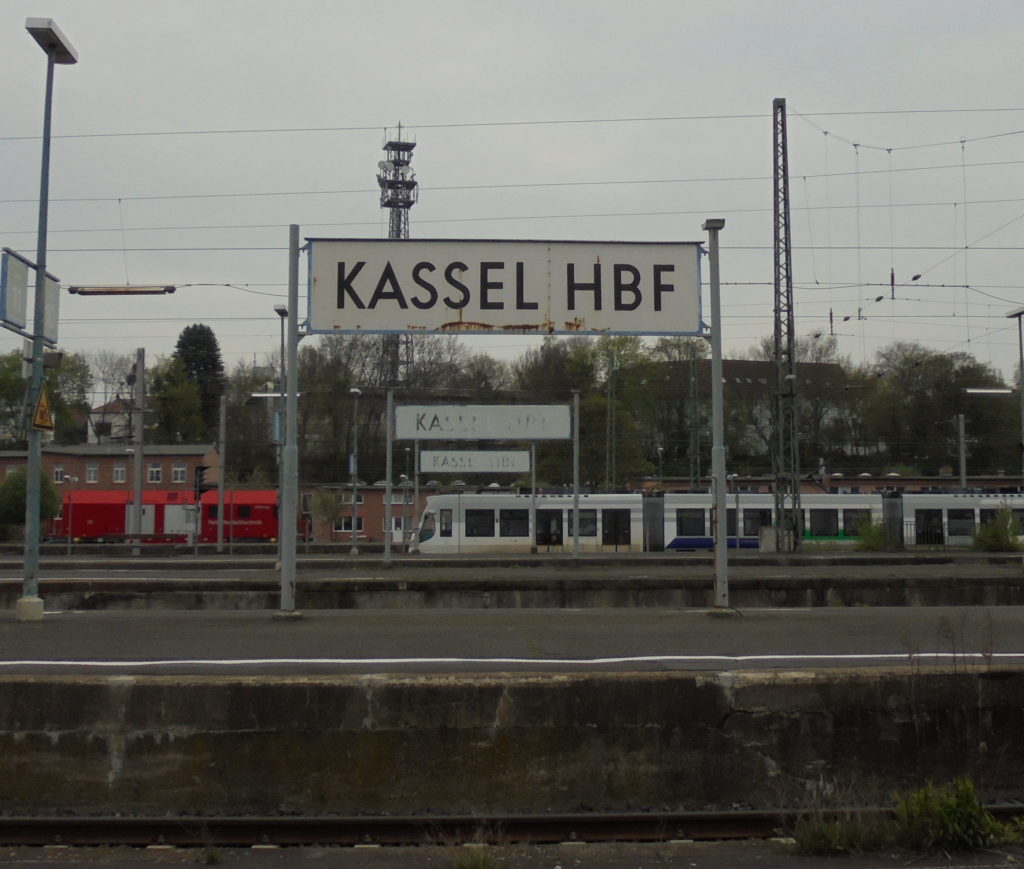 Der Kasseler Hauptbahnhof trägt den stolzen Titel "Kulturbahnhof". Na ja.
Foto: Christian Saehrendt 2017.
